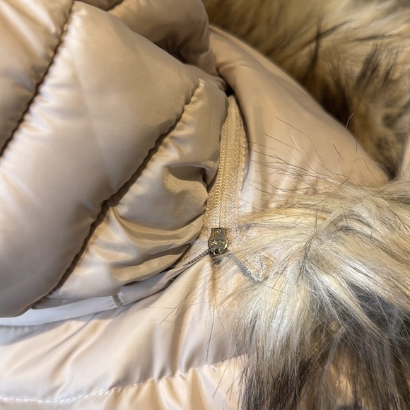 C CALVIN KLEIN Women’s Large Hooded Shiny Blush Puffer Coat Faux Fur Trim - Picture 4 of 10